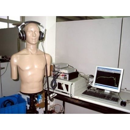 KEMAR MANIKIN 電子仿真耳聲學分析儀。